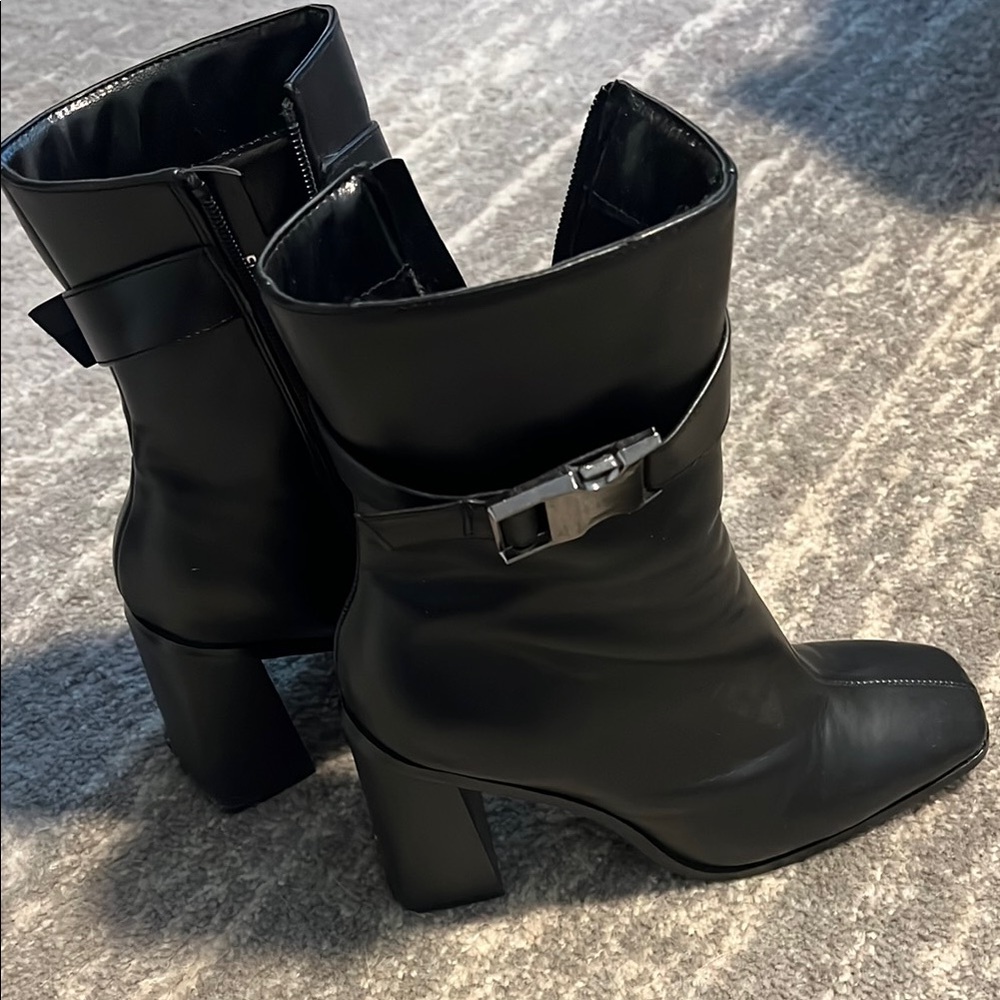 Elegant Black Ankle Boots